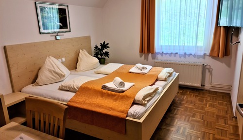 Economy Double Room, 1 King Bed