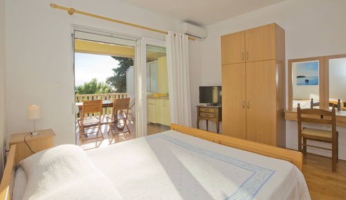 Studio, Sea View