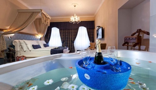 Superior Suite, City View