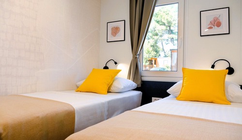 Grand Premium Three Bedroom camping home 6+1