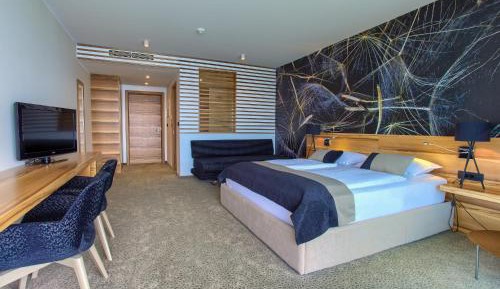 Deluxe Double Room with Balcony and Sea View