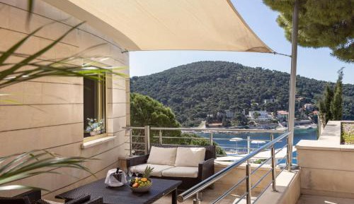 Suite with Balcony and Partial Sea View