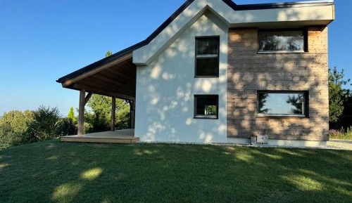 Three-Bedroom Vacation Home 