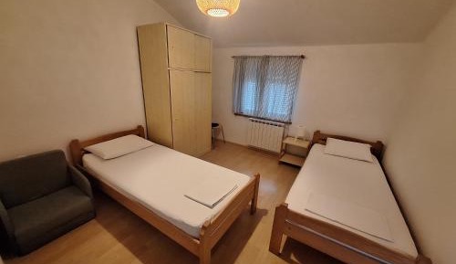 Room #49276204