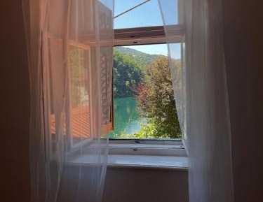 Apartment with Lake View