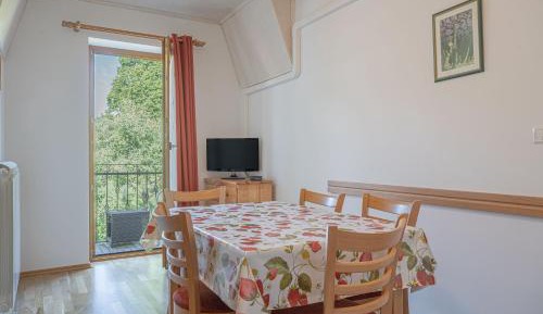 One-Bedroom Apartment with Balcony