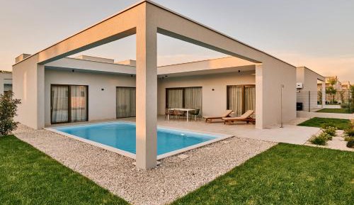 Three-Bedroom Villa TRANQUILLO with Private Pool 
