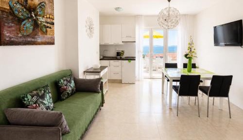 Two-Bedroom Apartment with Balcony and Sea View