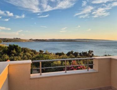 One-Bedroom Apartment with Terrace and Sea View