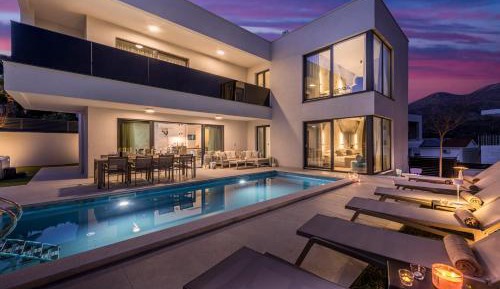 Deluxe Villa