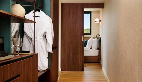 Room for 2+2 Seaview