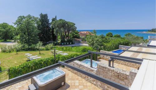 Three-Bedroom Vacation Home 