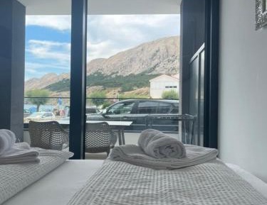 Studio with Spa Bath