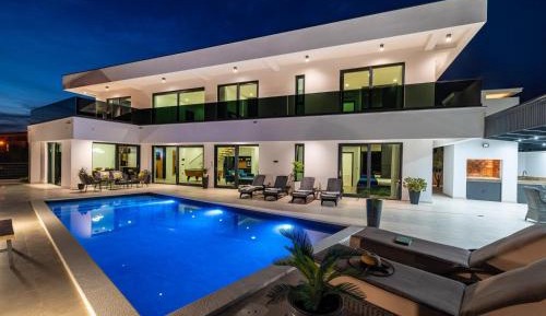 Villa with Private Pool