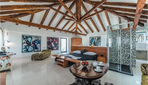 Nine-Bedroom Holiday Home