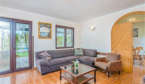 Three-Bedroom Vacation Home 