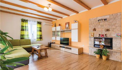 Three-Bedroom Vacation Home 