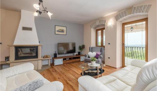 Three-Bedroom Vacation Home 