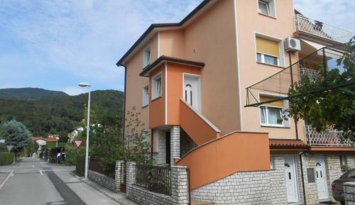Single Room with Private Bathroom