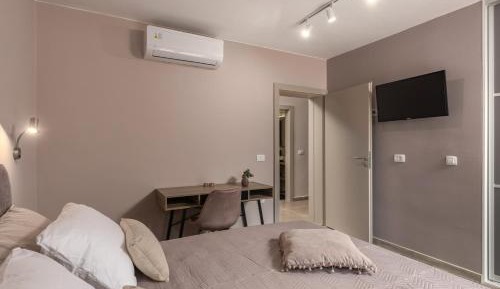 Studio Apartment with Balcony