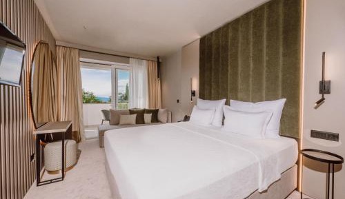 Superior Double Room with Balcony