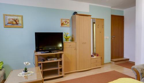 Triple Room - Basement