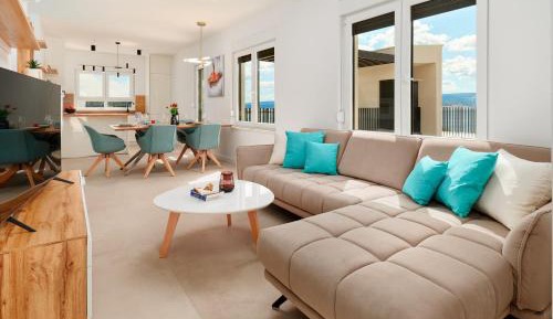 Six-Bedroom Villa 