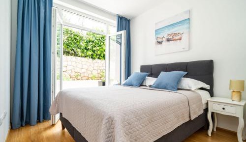 Superior One-Bedroom Apartment with Shared Terrace
