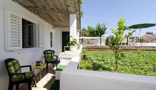 Studio with Garden View
