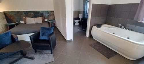 King Room with Spa Bath, Sauna and Terrace