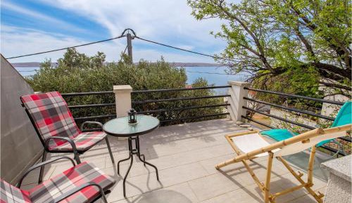One-Bedroom Apartment with Sea View and Balcony