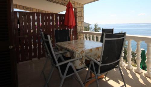 One-Bedroom Apartment with Terrace and Sea View