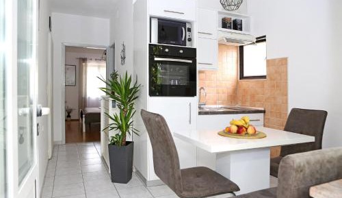 One-Bedroom Apartment with Balcony