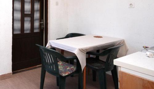 One-Bedroom Apartment with Balcony