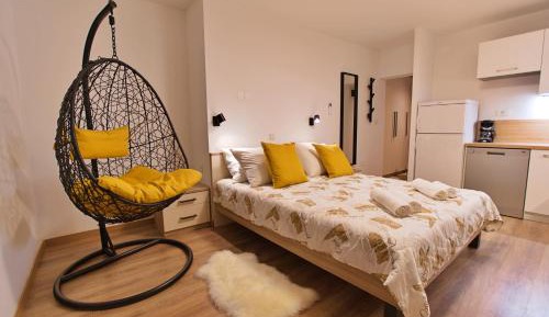 Studio with Terrace