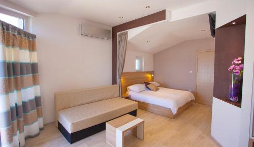 Studio with Balcony and Sea View (A10)