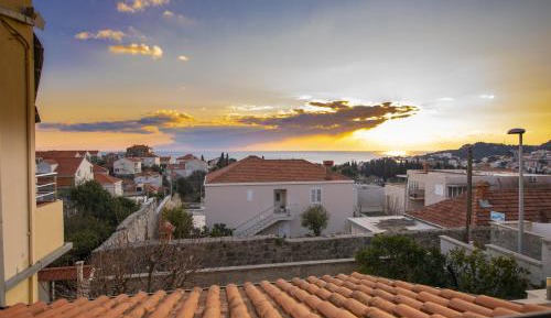 One-Bedroom Apartment with Terrace, Balcony and Sea View