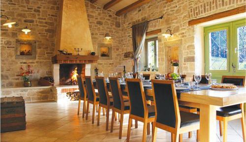 Seven-Bedroom Holiday Home