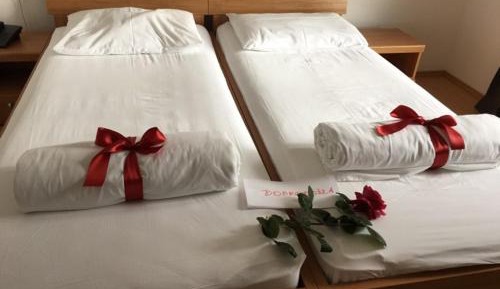 Double or Twin Room with Side Sea View