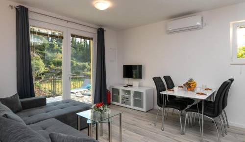 One Bedroom Apartment with Terrace 1