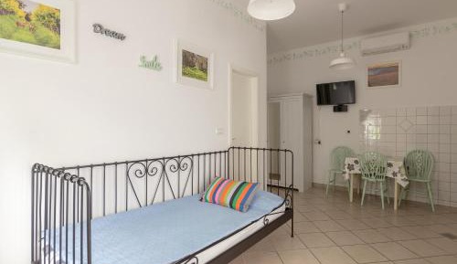 One-Bedroom Apartment (3 Adults)
