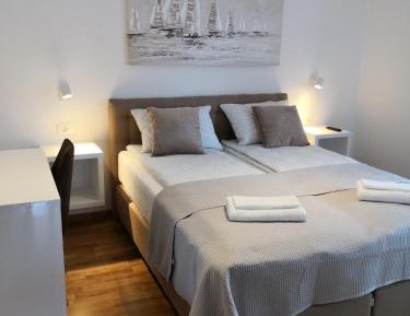 Double or Twin Room with Mountain View