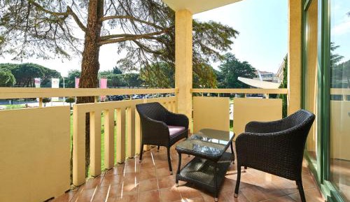 Suite with Balcony - Park Side