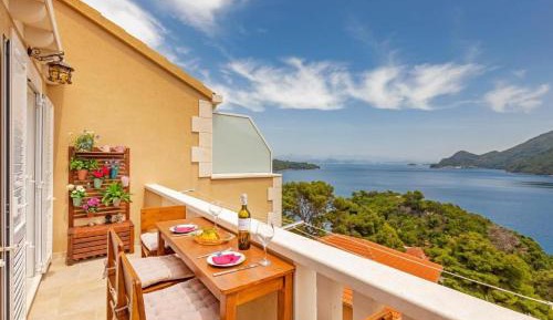 Apartment with Sea View