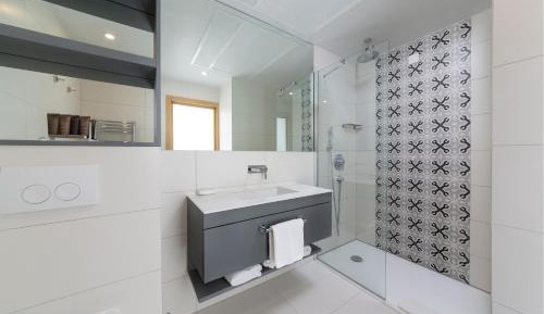 Junior Suite with Sea View and Balcony