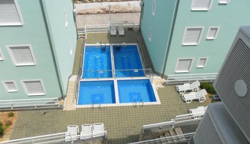 Apartment (4 Adults + 1 Child)
