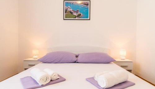 One-Bedroom Apartment with Sofa Bed and Balcony