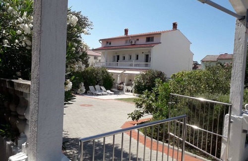Palit House | Charming Palit Kroatien Holiday House With Garden