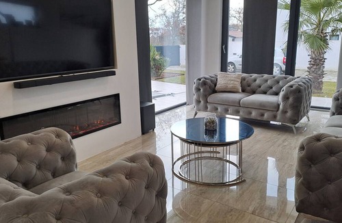 Jursici Villa | Casa del sol - Green Oasis, Only 15 min From the sea