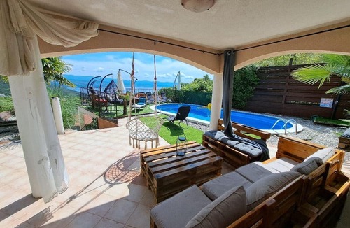 Opric House | Beautiful Luxury Family Villa Emily
